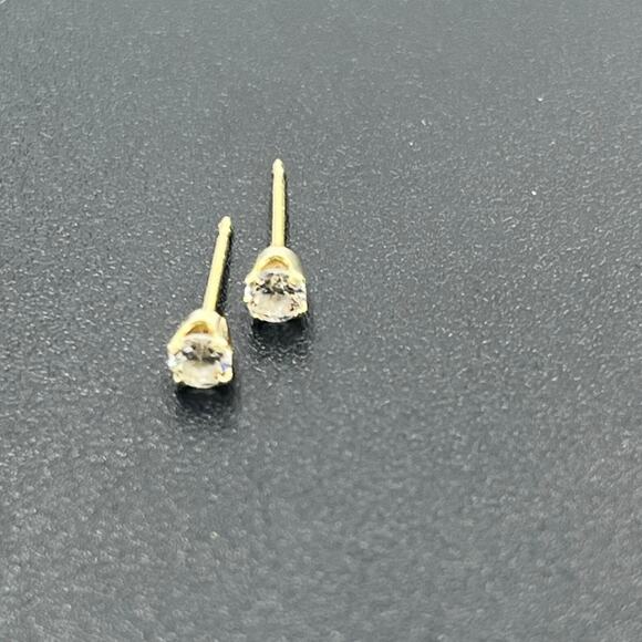 Studex Classics 14k Yellow Gold Cubic Zirconia Minimalist stud Earrings - Picture 1 of 12
